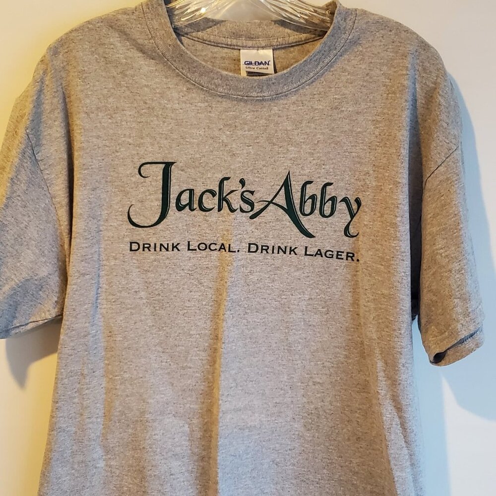 Jack’s Abby Brewing Co. Logo T-Shirt (Gray, Men’s L)